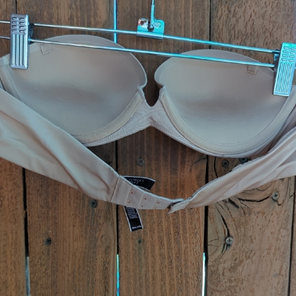 Victoria's Secret Strapless Smooth Nude Bandeau Bra - Picture 6 of 6